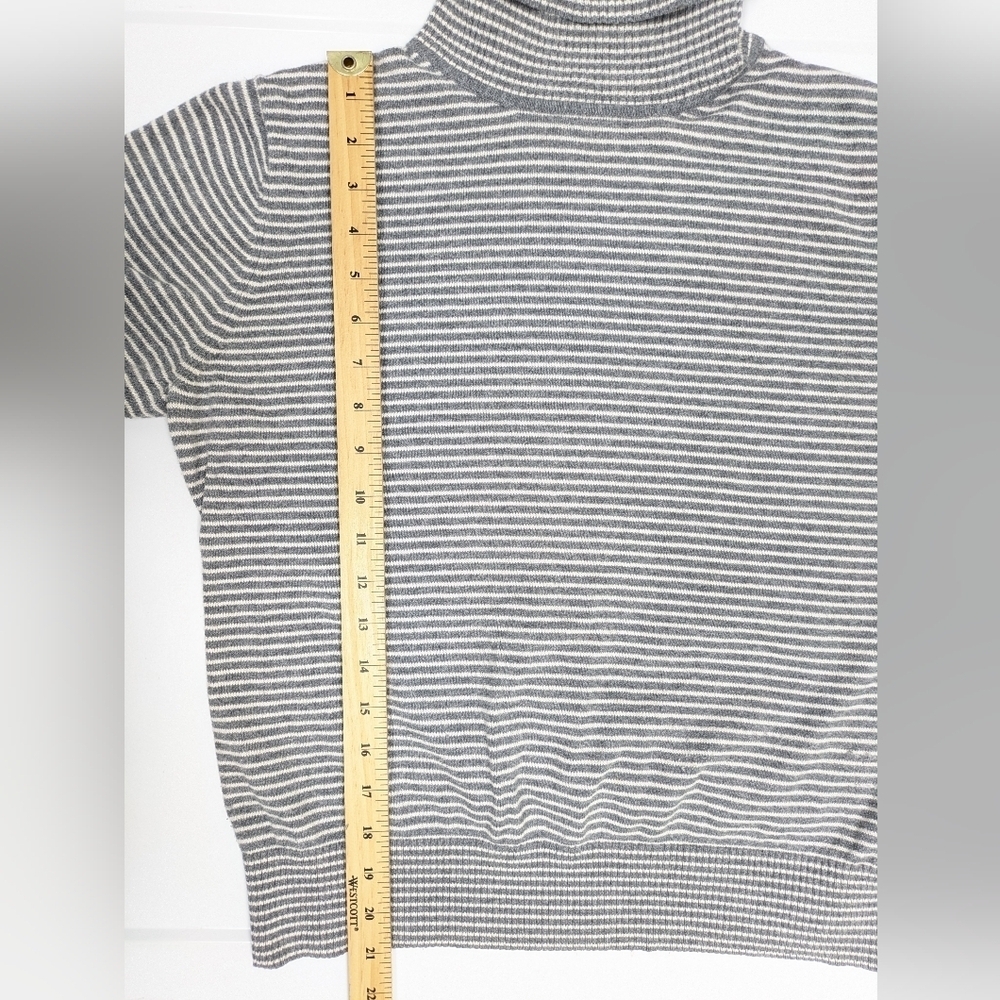 LL Bean women's stripe turtle neck cashmere sweater size M - Picture 7 of 9